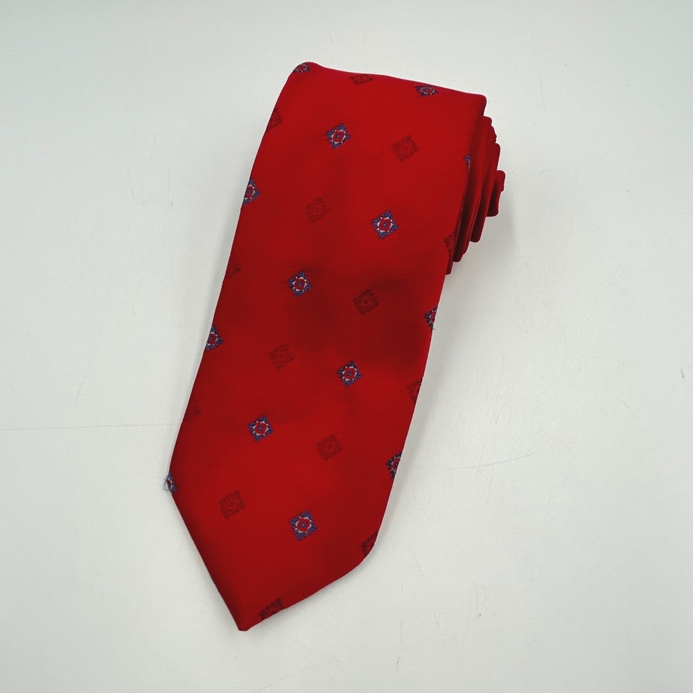 Sears Necktie Red Mens Geometric Medallion Vintage 56 L x 2.75 W Inches